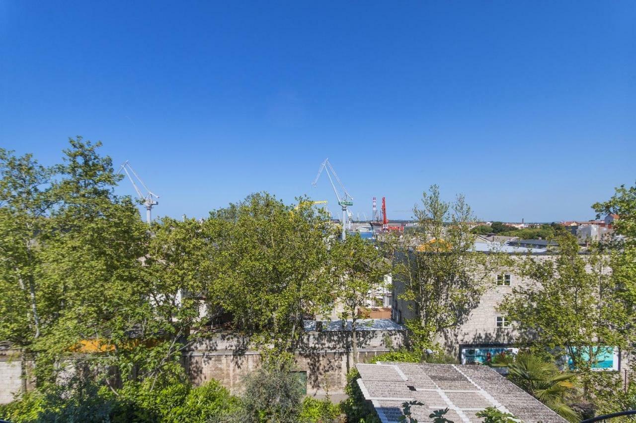 *** Lounge Terrace Apartment With The Harbour View / City Centre *** Pula Exterior foto