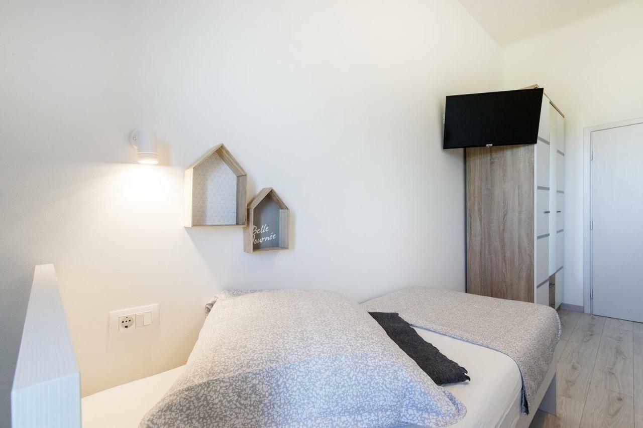 *** Lounge Terrace Apartment With The Harbour View / City Centre *** Pula Exterior foto